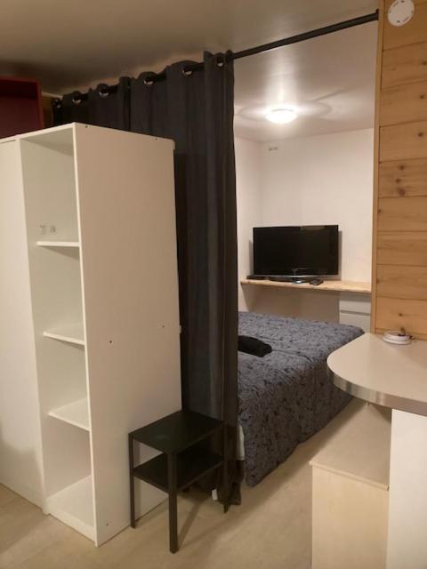 EXIGEHOME-Grand Studio en plein centre de Saint Germain en Laye Exterior foto